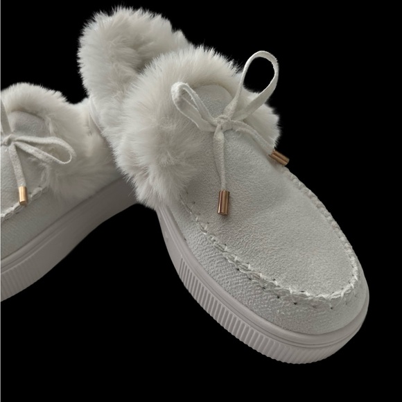 SHEIN White Winter Platform Slide On Shoes (New and Unused) - Picture 15 of 15